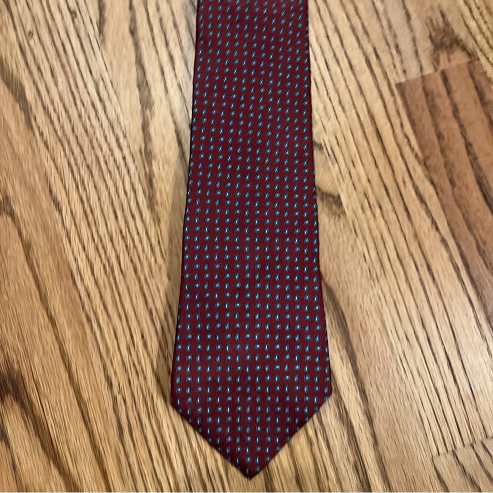 Men’s tie.